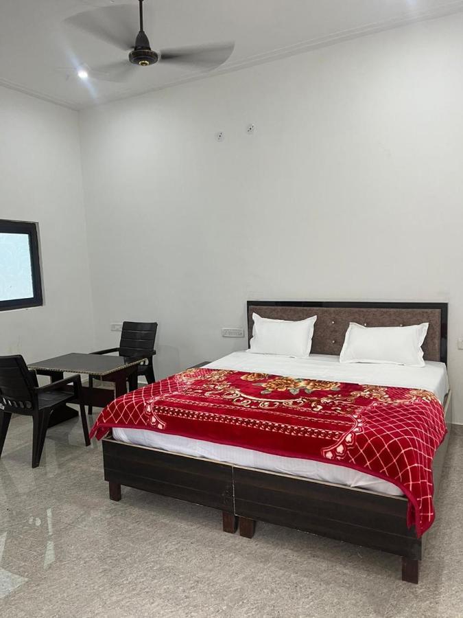 Indiana Home Stay Khajuraho Exterior photo
